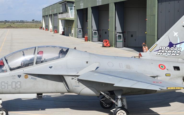 M-346: raggiunte le 100.000 ore di volo | Leonardo - Velivoli